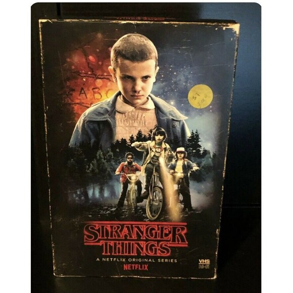 Stranger Things Netflix Season 1 4-Disc DVD/Blu-Ray Collector's Edition Box Set - Picture 2 of 3
